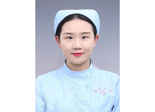 李莹.jpg